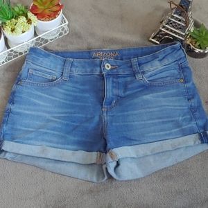 Arizona High Waisted Medium Wash Jean Shorts 🌿